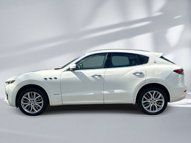 Used 2021 Maserati Levante GranLusso AWD/4WD image 2