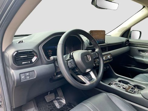 Used 2025 Honda Pilot Elite image 9