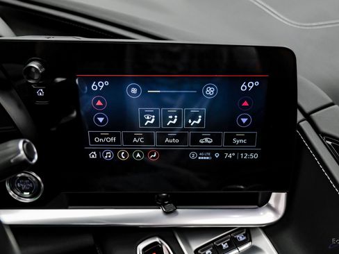 Used 2023 Chevrolet Corvette Stingray Premium Cpe w/ Z51 Performance Package image 73