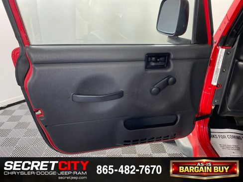 Used 2006 Jeep Wrangler X w/ Tire & Wheel Group (Ecco) AWD/4WD image 12