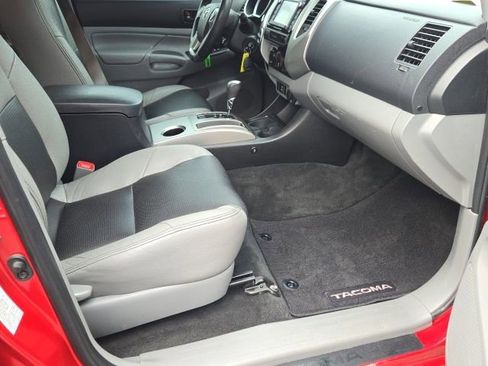 Used 2015 Toyota Tacoma 4x4 Double Cab image 9