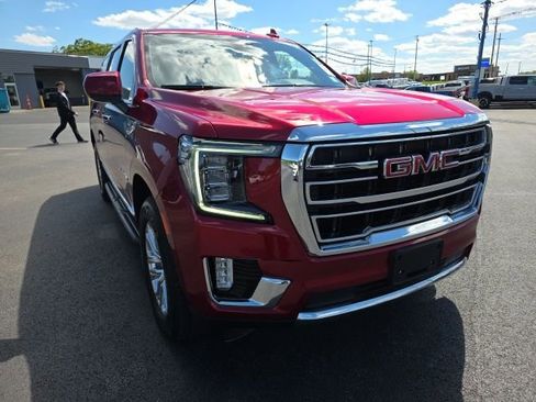 Used 2023 GMC Yukon XL SLT AWD/4WD image 3