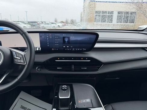 Used 2025 Buick Enclave Preferred image 19