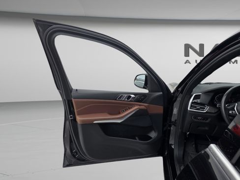 Used 2023 BMW X5 xDrive40i w/ Luxury Seating Package image 11