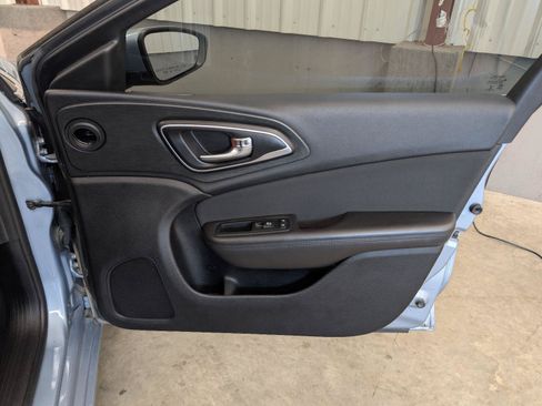 Used 2015 Chrysler 200 Limited w/ Convenience Group FWD image 30