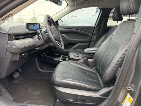 Used 2023 Ford Mustang Mach-E Select image 9