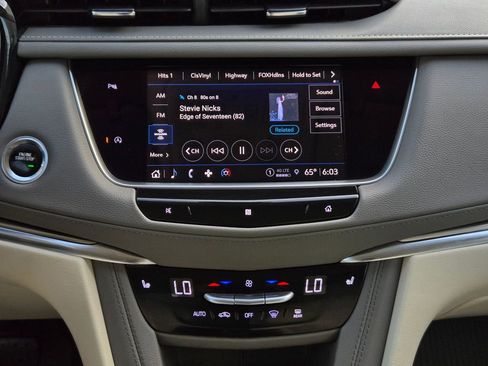 Used 2021 Cadillac XT5 Premium Luxury FWD image 17