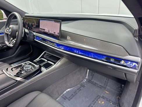 Used 2023 BMW 740i w/ Parking Assistance Package RWD image 15