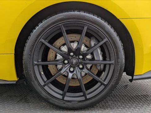 Used 2017 Ford Mustang Shelby GT350 RWD image 30