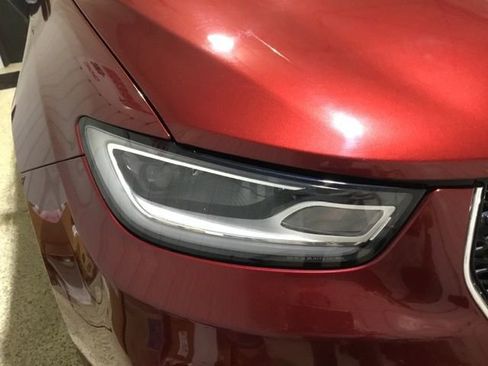 Used 2023 Chrysler Pacifica Touring-L FWD image 24