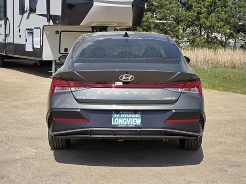 New 2026 Hyundai Elantra Limited FWD image 4