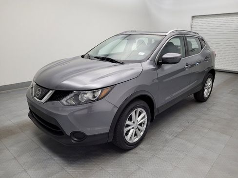 Used 2018 Nissan Rogue Sport SV image 2