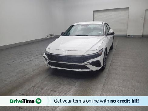 Used 2025 Hyundai Elantra Sport FWD image 1