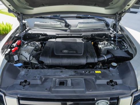 Used 2025 Land Rover Defender 110 S image 42