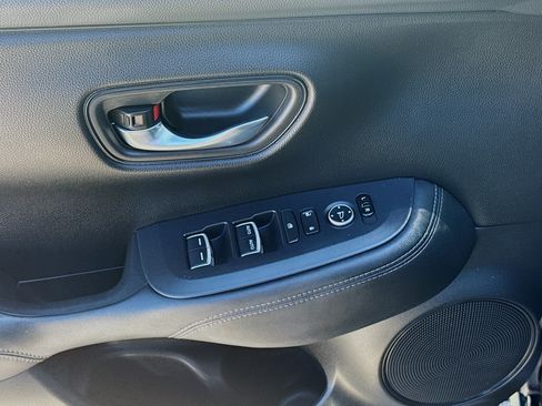 Used 2024 Honda HR-V EX-L image 16