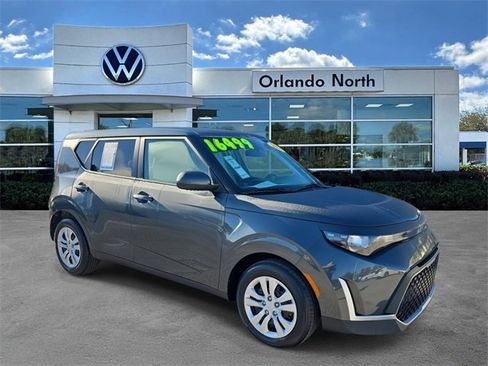 Used 2024 Kia Soul LX image 1