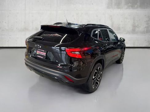 Used 2024 Chevrolet Trax RS w/ Driver Confidence Package image 5