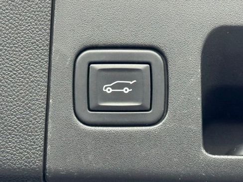 Used 2020 Cadillac XT4 Premium Luxury image 36