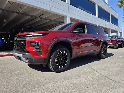 Certified 2025 Chevrolet Traverse Z71 w/ Enhanced Driving Package image 2