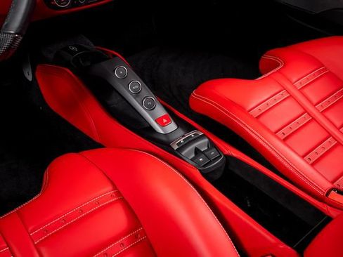 Used 2018 Ferrari 488 Spider RWD image 31