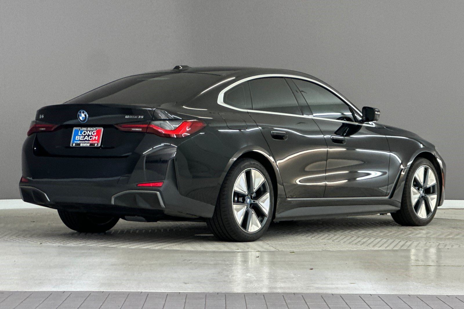 Used 2023 BMW i4 eDrive35 RWD image 8