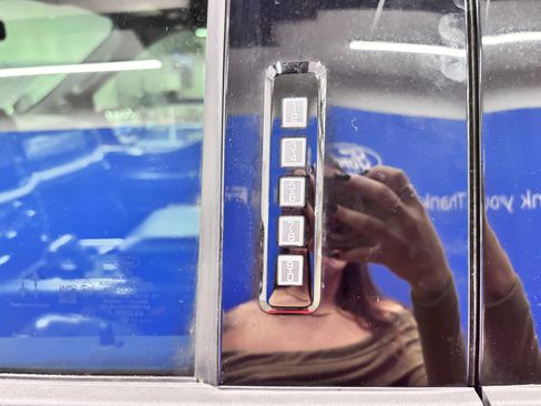 Certified 2022 Ford F150 Raptor w/ Equipment Group 801A High image 10