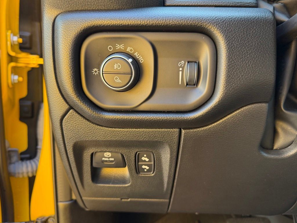 Used 2023 RAM 1500 Rebel AWD/4WD image 31