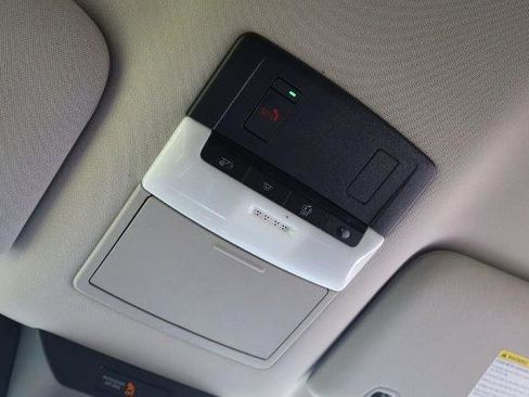 Certified 2025 Nissan Pathfinder SV FWD image 18