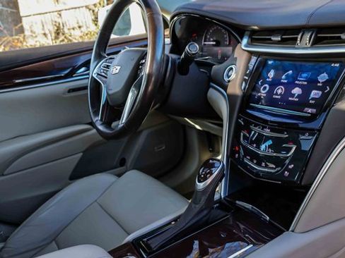 Used 2017 Cadillac XTS Luxury image 24