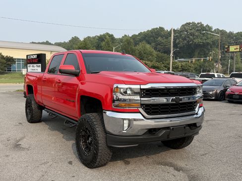 Used 2017 Chevrolet Silverado 1500 LT w/ All Star Edition AWD/4WD image 3