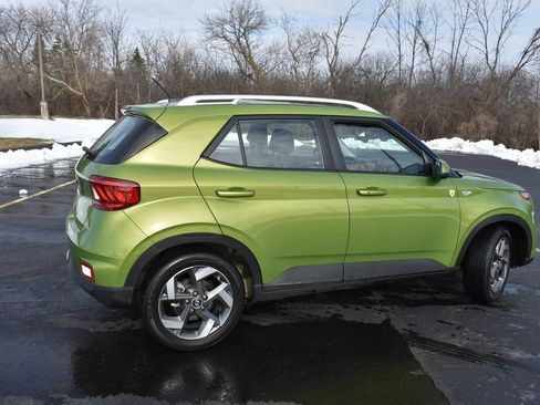 Used 2024 Hyundai Venue SEL image 5