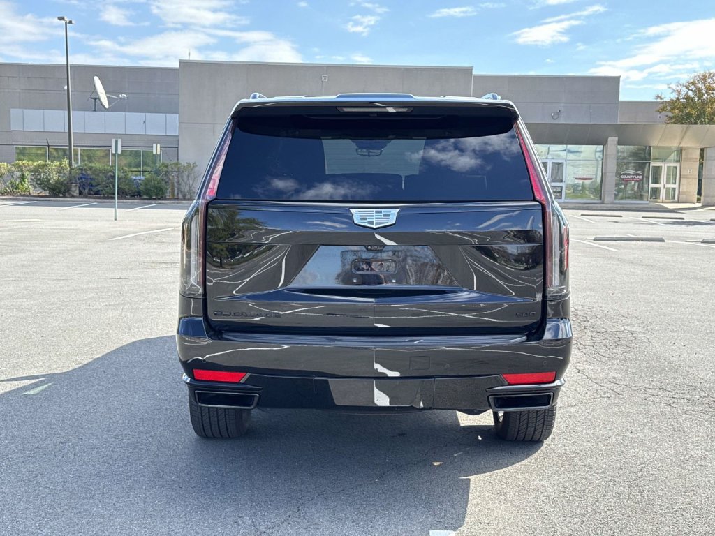 Used 2024 Cadillac Escalade ESV Sport w/ LPO, ONYX Package AWD/4WD image 23