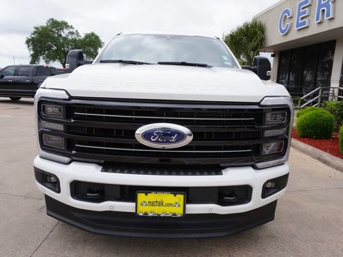 Used 2025 Ford F250 Platinum image 2