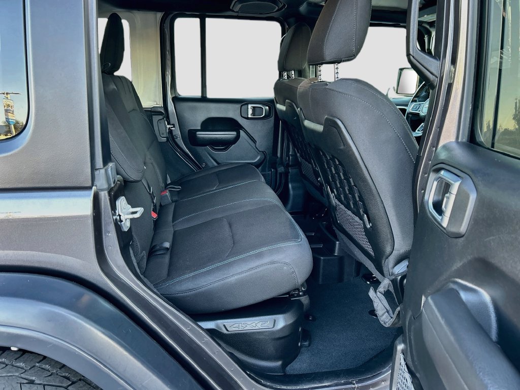 Used 2022 Jeep Wrangler Unlimited Rubicon 4xe AWD/4WD image 26