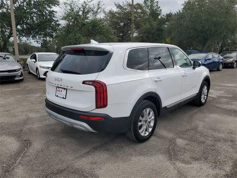 Used 2022 Kia Telluride LX image 2