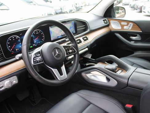 Used 2020 Mercedes-Benz GLS 450 4MATIC image 25