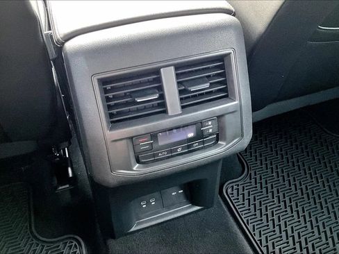 Used 2023 Volkswagen Atlas SE FWD image 24