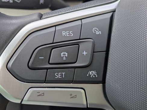 Used 2023 Volkswagen Tiguan SE FWD image 25