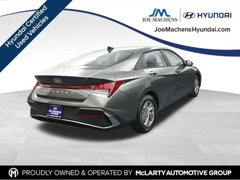 Used 2025 Hyundai Elantra SE FWD image 9