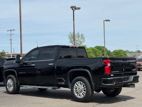 Used 2023 Chevrolet Silverado 2500 High Country w/ Z71 Off-Road Package AWD/4WD image 45