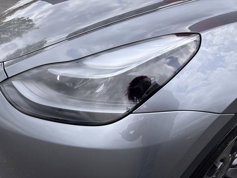 Used 2025 Tesla Model Y Performance AWD/4WD image 10