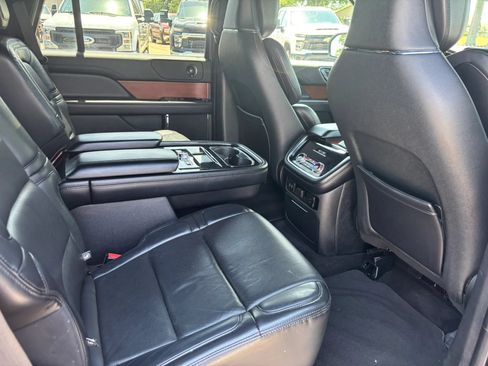 Used 2020 Lincoln Navigator Reserve RWD image 19