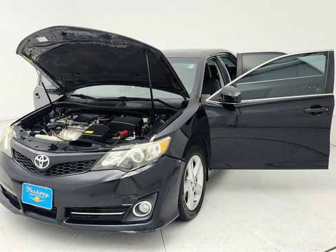 Used 2013 Toyota Camry SE image 10