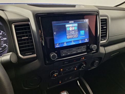 Used 2024 Nissan Frontier SV w/ Technology Package RWD image 12