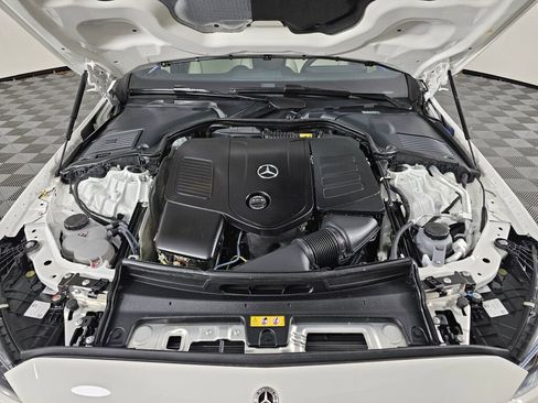 Used 2025 Mercedes-Benz C 300 4MATIC Sedan image 9