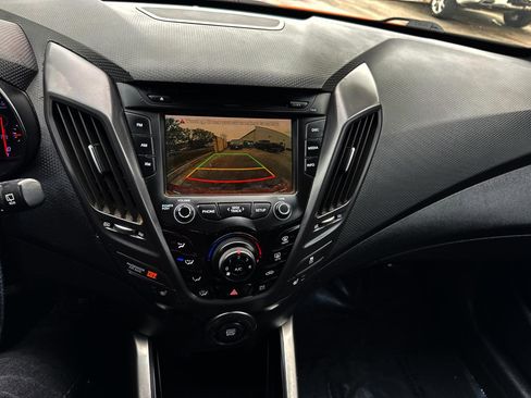 Used 2016 Hyundai Veloster Turbo image 19
