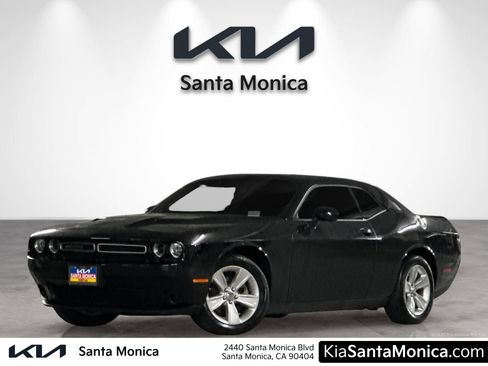 Used 2023 Dodge Challenger SXT image 1