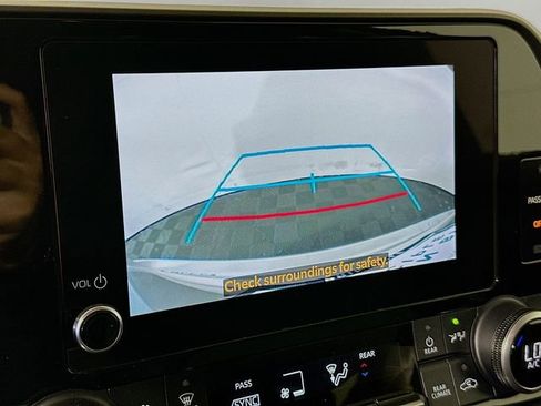 Certified 2024 Toyota Highlander LE image 17