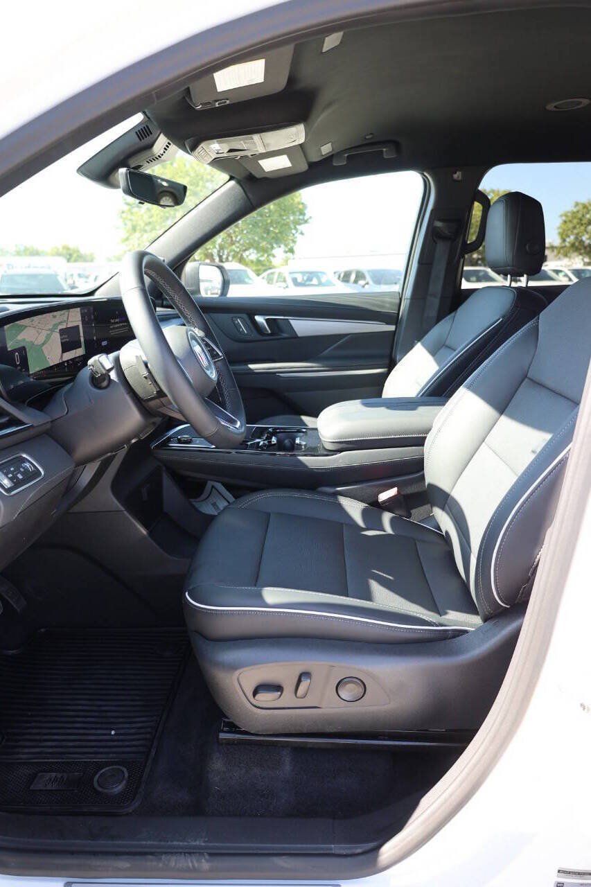 Used 2026 Buick Enclave Preferred w/ Power Package AWD/4WD image 13