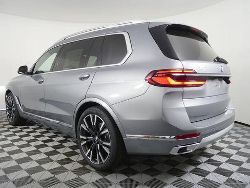 New 2026 BMW X7 xDrive40i w/ Premium Package AWD/4WD image 5